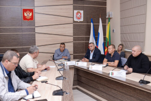 В Евпатории прошло совещание с ресурсниками и коммунальщиками В Евпатории прошло совещание с ресурсниками и коммунальщиками