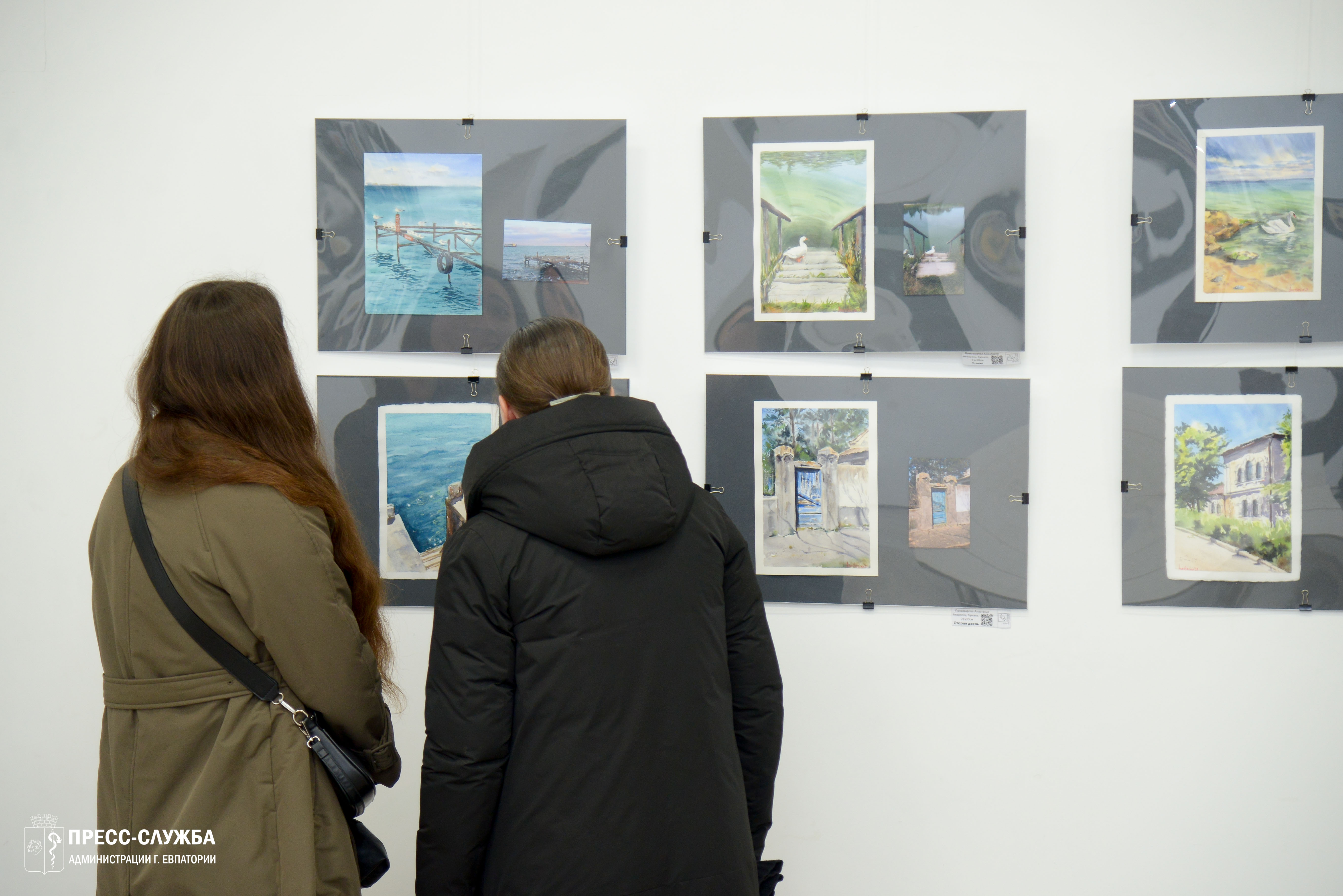 В Евпатории открылась выставка «Моменты акварелью»