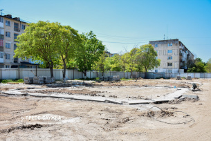 В Евпатории благоустраивают сквер памяти погибших в результате взрыва жилого дома В Евпатории благоустраивают сквер памяти погибших в результате взрыва жилого дома