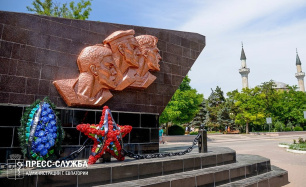 В Евпатории на квест-экскурсии знакомят школьников с историей города В Евпатории на квест-экскурсии знакомят школьников с историей города