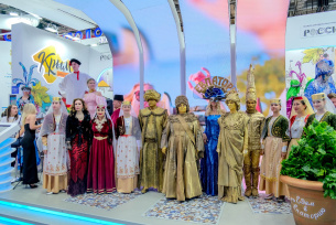 На Крымском стенде выставки «Россия» посетители знакомятся с Евпаторией
