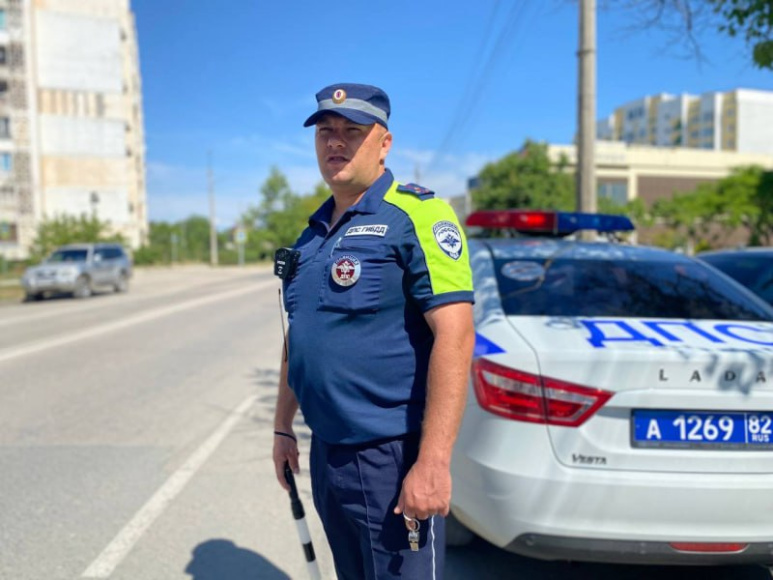 Сотрудники Госавтоинспекции города Евпатории усиливают меры профилактики аварийности с участием пешеходов Сотрудники Госавтоинспекции города Евпатории усиливают меры профилактики аварийности с участием пешеходов