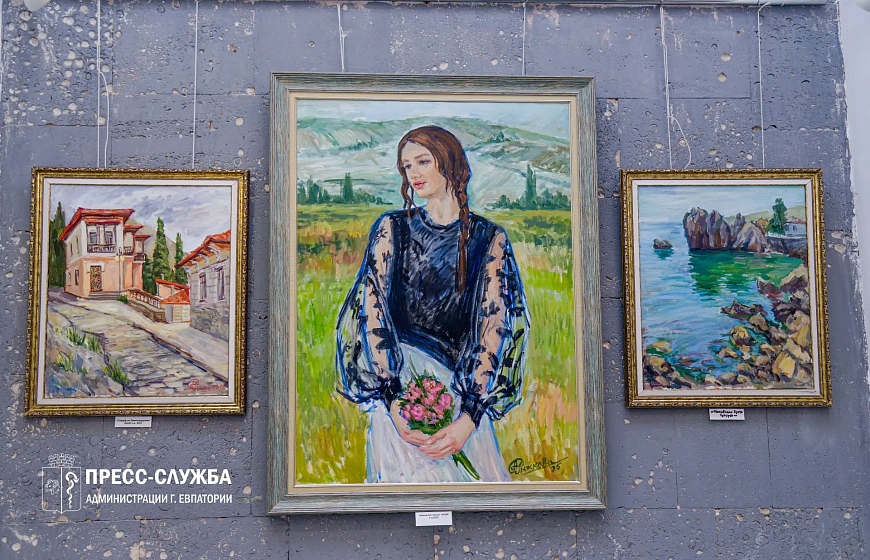 В галерее актуального искусства «Ха-Ра-Шо» проходит выставка живописи Анны Рыжковой «101 история Феникса»