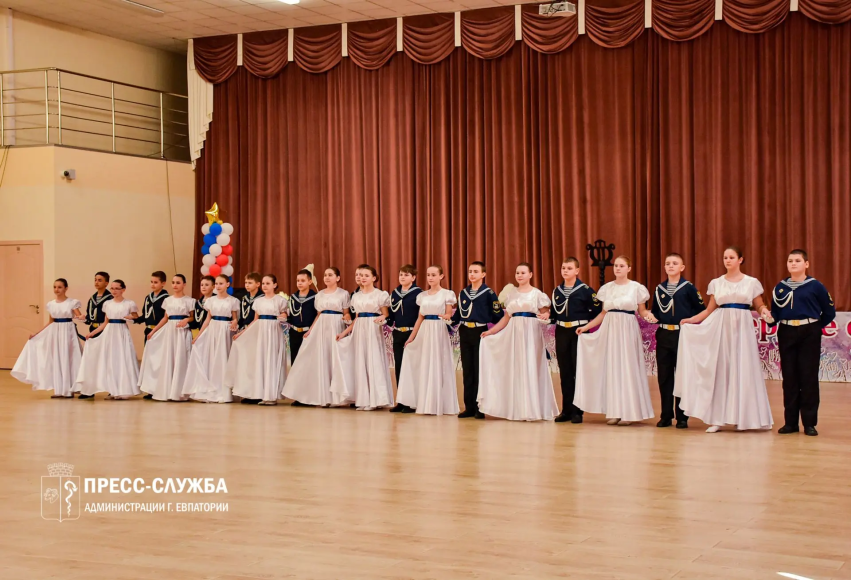 «Кадетский бал» прошел в Евпатории 