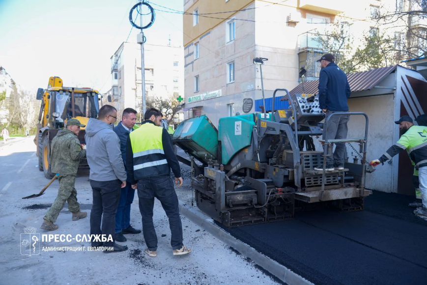 Антон Новиков проинспектировал ход работ по благоустройству города
